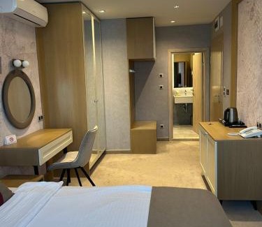 Plovdiv Apartment | City Park Inn - Art Gallery