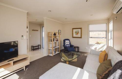 New Plymouth Apartment | City Sails - 3 BR townhouse in central New Plymouth