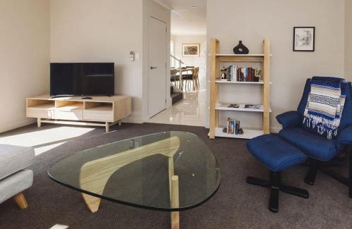 New Plymouth Apartment | City Sails - 3 BR townhouse in central New Plymouth