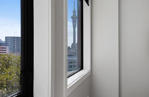 Newton Apartment | City Skyline Apartment near Myers Park