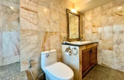 Silom Apartment | City Skyline Views 2-bed 2-bath, Center of Silom