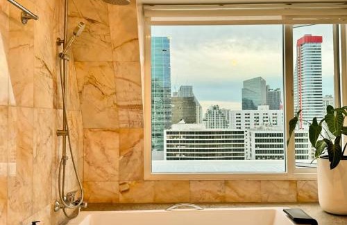 Silom Apartment | City Skyline Views 2-bed 2-bath, Center of Silom