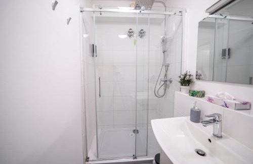 Mannheim Apartment | City Suite - 5 Min to HBF