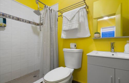 Sagrado Corazon Apartment | City View Artistic Studio Close to Everything MM4