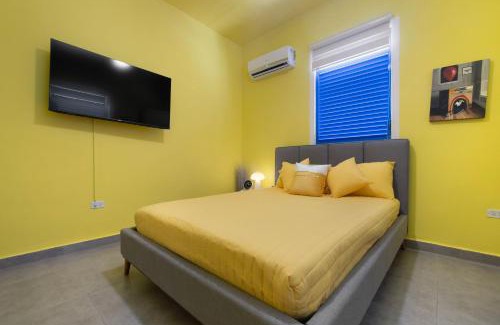 Sagrado Corazon Apartment | City View Artistic Studio Close to Everything MM4