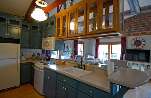 Bloomington Apartment | "City View " King Bed Retreat in Bloomington"