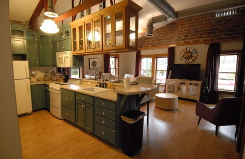 Bloomington Apartment | "City View " King Bed Retreat in Bloomington"