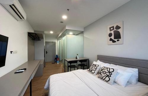 Brickfields Apartment | City View Retreat