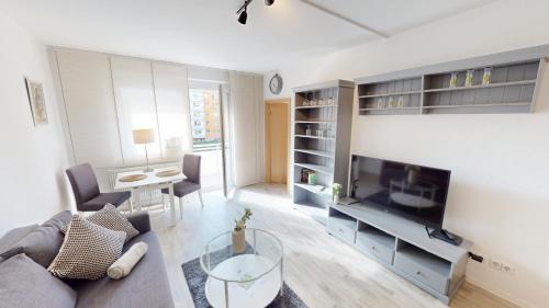 Borna-Heinersdorf Apartment | Citynah und im Grünen gelegen, WLAN