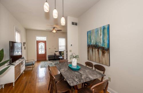 Mount Adams House | Cityscape Escape - Local Eateries