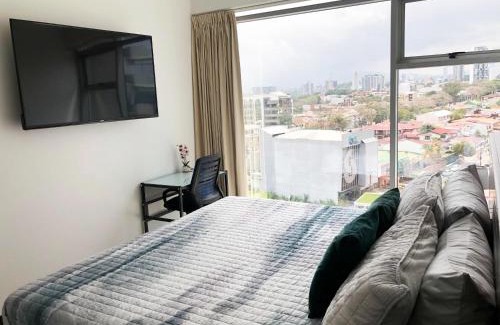 Rohrmoser Apartment | CityScape Properties 2br AC 754 ft2 Amenities 24 hours Concierge