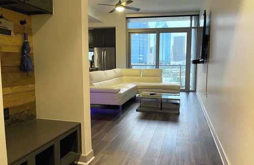 Uptown Condo | Cityscape Views at America Airline Center W/Free Parking/Stars, Mavs, Concerts