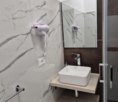Pavia Bed & Breakfast | Civico8