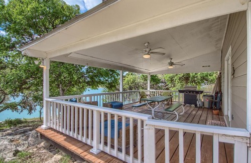 Canyon Lake House | CL 1105C A Shore Thing