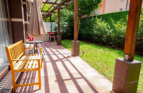 Vitosha District Apartment | Claire Apartment with Garden