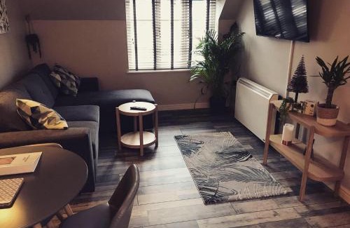 Wolverhampton Apartment | Clarabel's Guest House- The Cranny