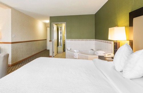 Sherwood Park Hotel | Clarion Hotel & Conference Centre