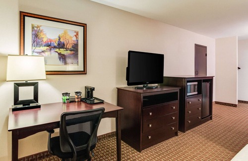 Minot Hotel | Clarion Hotel Convention Center