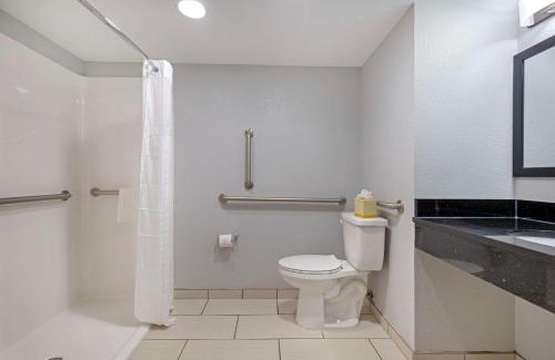 Pumphrey Hotel | Clarion Hotel & Suites BWI Airport North