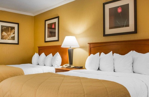 Oswego Hotel | Clarion Hotel & Suites Riverfront