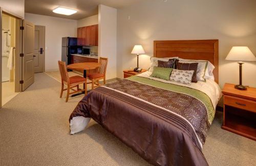 Williston Hotel | Clarion Hotel & Suites