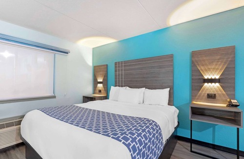 Des Moines Hotel | Clarion Inn Des Moines Airport