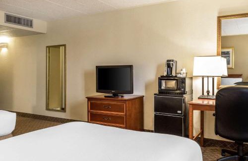 Frederick Hotel | Clarion Inn Frederick Event Center