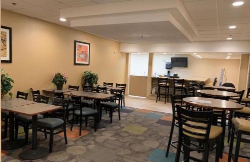 Kalamazoo Hotel | Clarion Inn I-94 near Expo Center