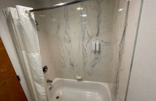 Kalamazoo Hotel | Clarion Inn I-94 near Expo Center