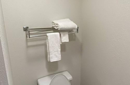 Kalamazoo Hotel | Clarion Inn I-94 near Expo Center