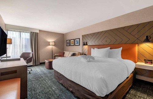 Nashua Hotel | Clarion Inn Nashua