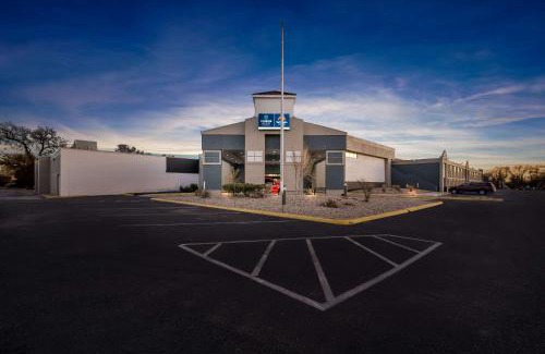 Kearney Hotel | Clarion Inn & Suites and Convention Center