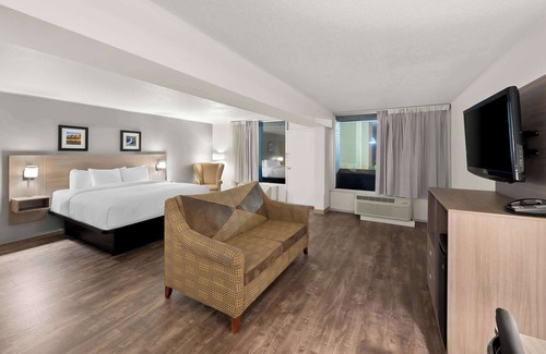 Kearney Hotel | Clarion Inn & Suites and Convention Center