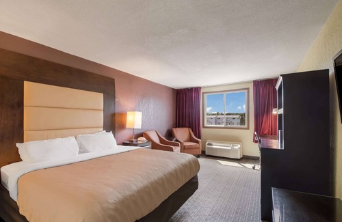 Hurley Hotel | Clarion Inn