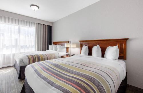 Columbus Hotel | Clarion Pointe Columbus-Bradley Park