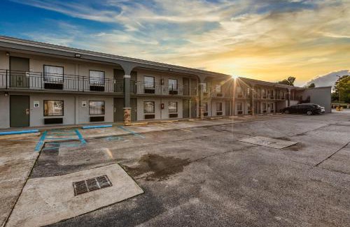 Decatur Hotel | Clarion Pointe Decatur Downtown