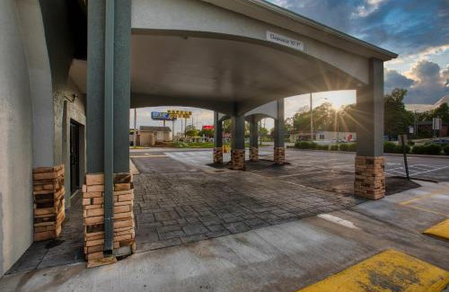 Decatur Hotel | Clarion Pointe Decatur Downtown
