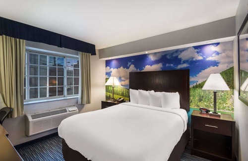 Downtown Syracuse Hotel | Clarion Pointe Downtown