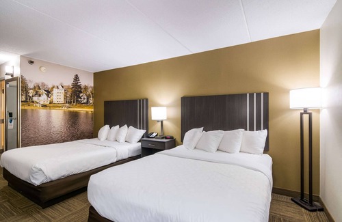Jamestown Hotel | Clarion Pointe Jamestown - Falconer