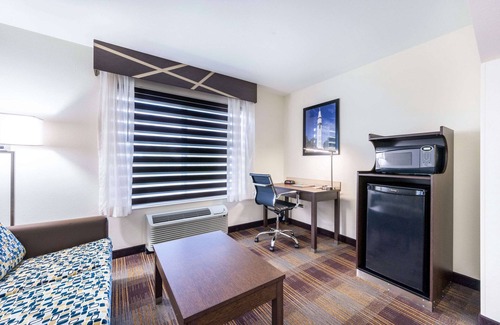 Madison Hotel | Clarion Pointe Madison Huntsville