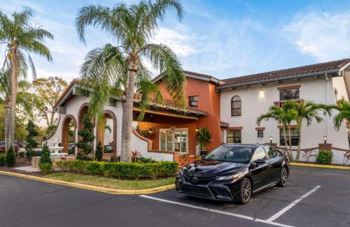 Tampa Hotel | Clarion Pointe Tampa-Brandon Near Fairgrounds and Casino