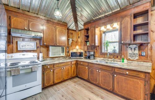 Clarkesville House | Clarkesville Rustic Hideaway on 38-Acre Farm!