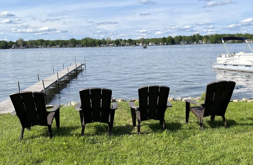Clarklake Cottage | Clarklake Lakefront! 3+ Bedroom, 2 Full Bath Cottage!