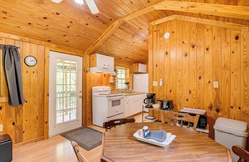 Clarkson Cabin | Clarkson Cabin Near Nolin Lake: 4 Mi to Boat Ramp!