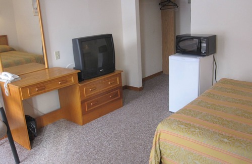 Clarkson Hotel | Clarkson Village Motel