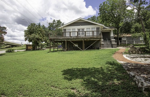 Austin House | Clarksville Live work space with large conference room.