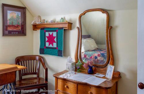 Jefferson Bed & Breakfast | Clary Lake Bed and Breakfast