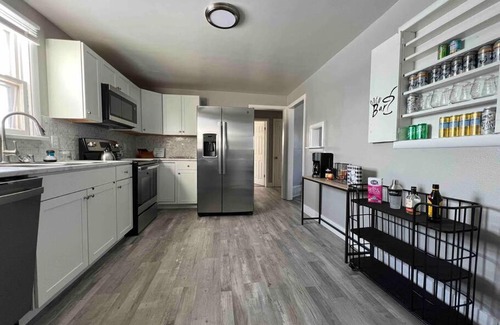 Central - Terry House | Classic 2-bedroom in Central Billings