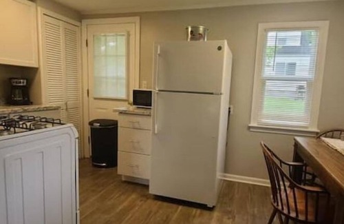 Indian River House | Classic 2BR Cabin Peaceful & Relaxing Stay