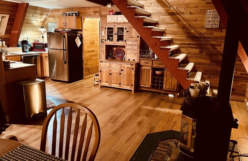 Shelton Cabin | Classic A-Frame Cabin near Lost Lake
